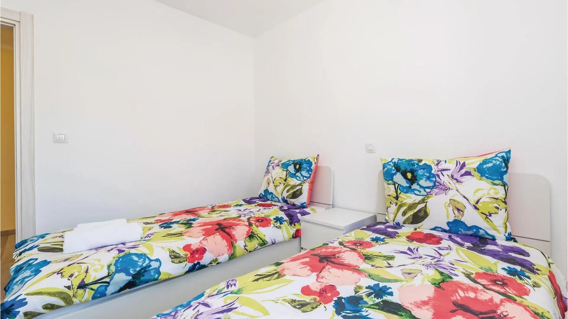 2 Bedroom Beautiful Apartment In Čavle קרואטיה