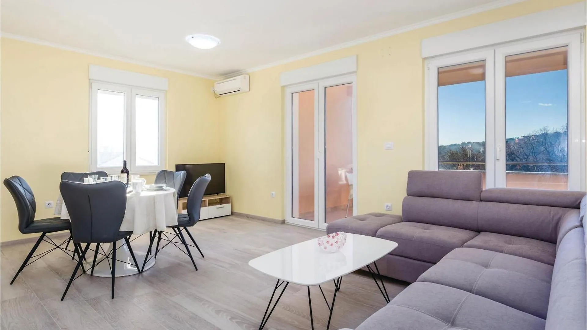 2 Bedroom Beautiful Apartment In Čavle